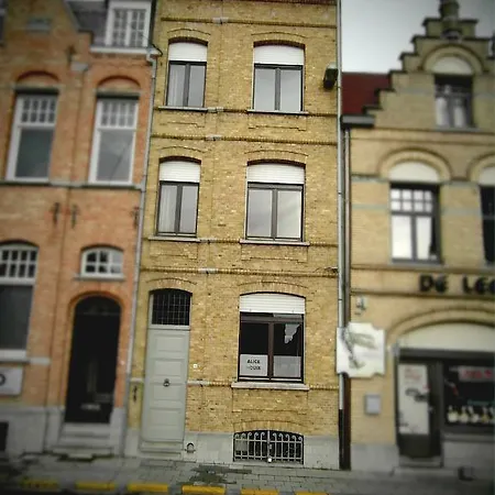 Holiday home Alice House *